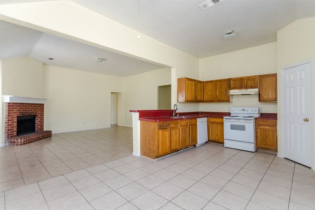 1015 Balkan Drive, Lancaster, TX 75134