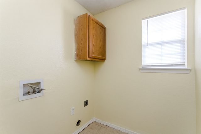 1015 Balkan Drive, Lancaster, TX 75134