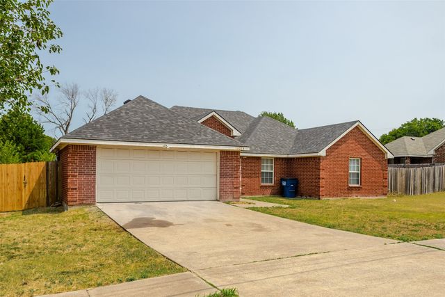 1015 Balkan Drive, Lancaster, TX 75134
