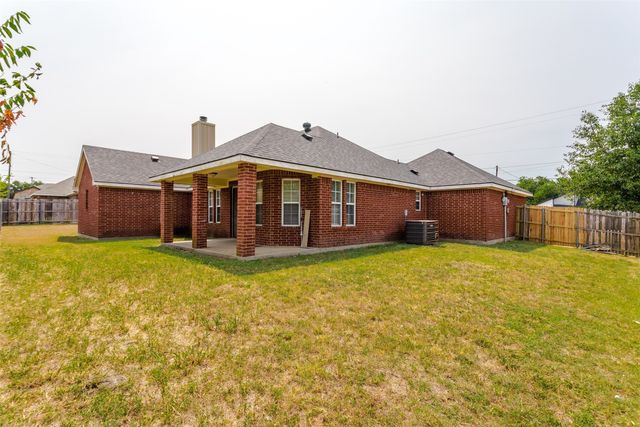 1015 Balkan Drive, Lancaster, TX 75134