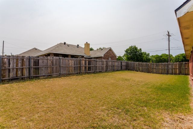 1015 Balkan Drive, Lancaster, TX 75134