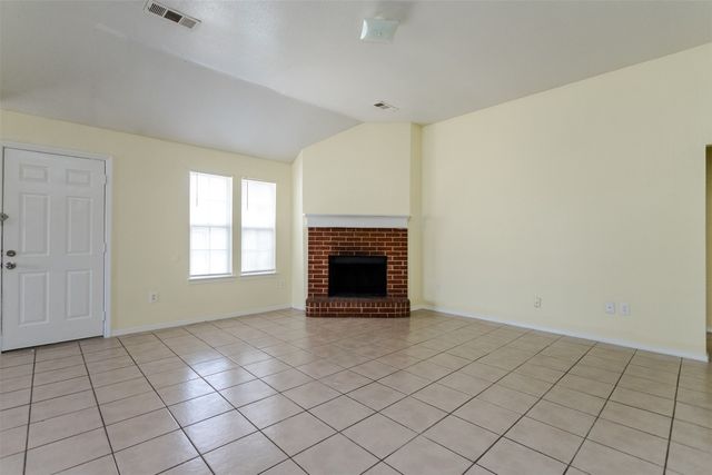 1015 Balkan Drive, Lancaster, TX 75134