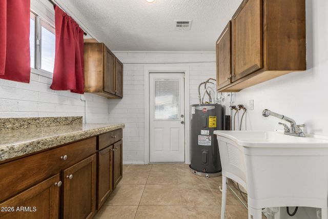 6742 N 19TH Street, Phoenix, AZ 85016