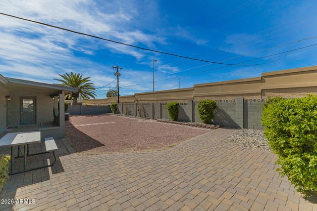 6742 N 19TH Street, Phoenix, AZ 85016