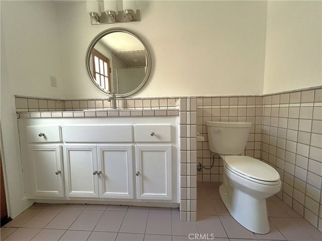 1938 Westminster, Costa Mesa, CA 92627