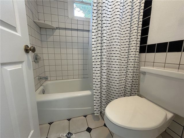 1938 Westminster, Costa Mesa, CA 92627