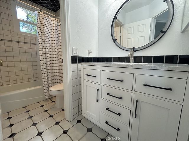 1938 Westminster, Costa Mesa, CA 92627