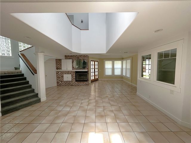 1938 Westminster, Costa Mesa, CA 92627