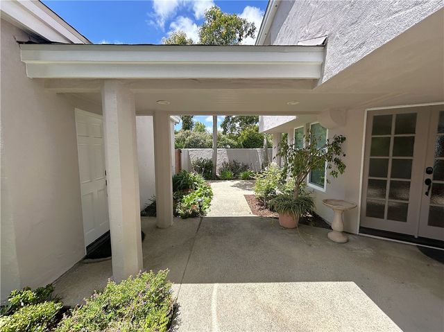 1938 Westminster, Costa Mesa, CA 92627