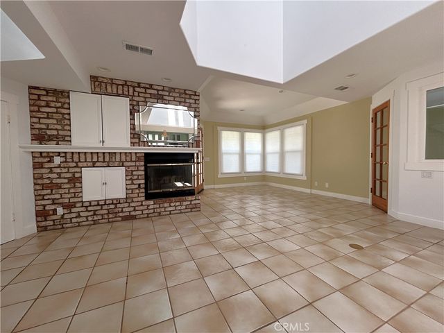 1938 Westminster, Costa Mesa, CA 92627