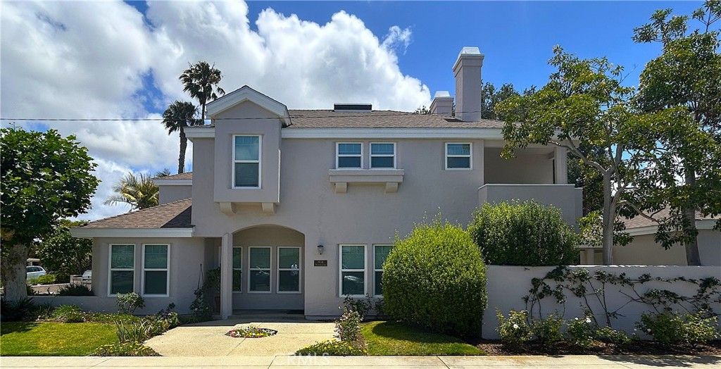 1938 Westminster, Costa Mesa, CA 92627