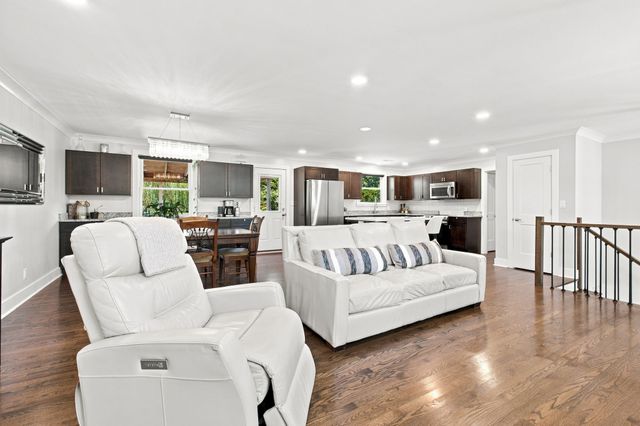 6314 Saint Henry Dr, Nashville, TN 37205