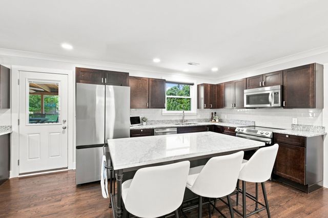 6314 Saint Henry Dr, Nashville, TN 37205