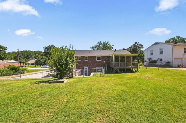 6314 Saint Henry Dr, Nashville, TN 37205