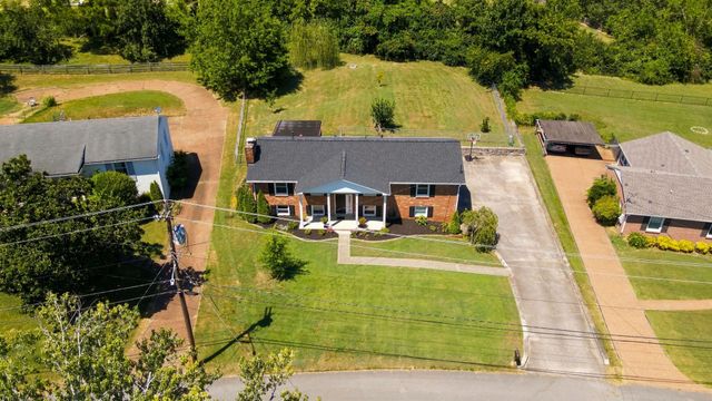 6314 Saint Henry Dr, Nashville, TN 37205