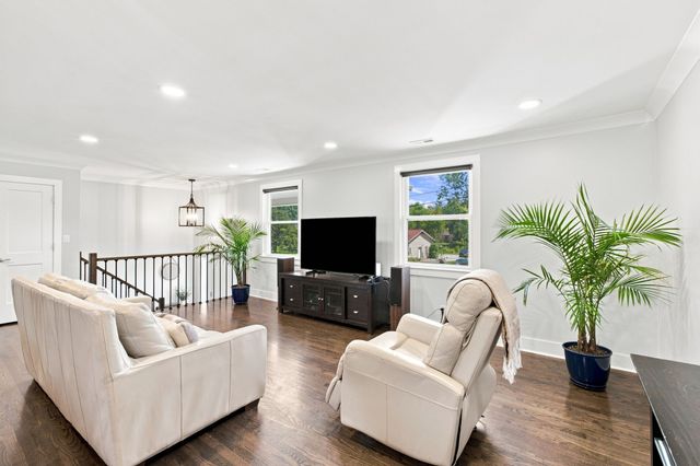 6314 Saint Henry Dr, Nashville, TN 37205