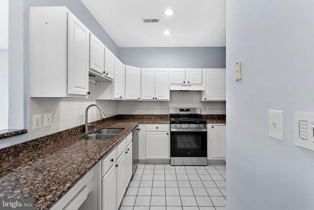 46353 VILLA SQ, Potomac Falls, VA 20165