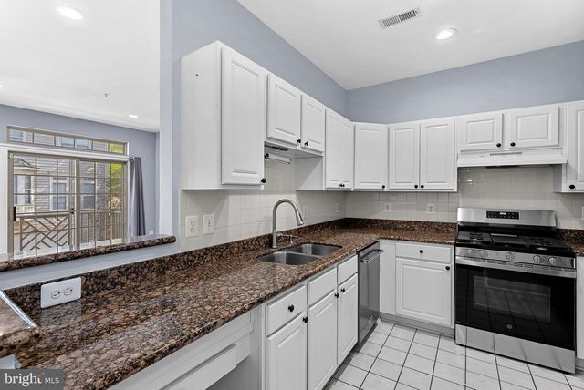 46353 VILLA SQ, Potomac Falls, VA 20165
