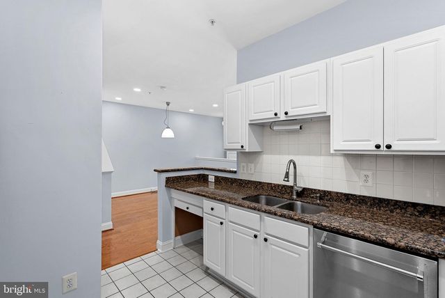 46353 VILLA SQ, Potomac Falls, VA 20165