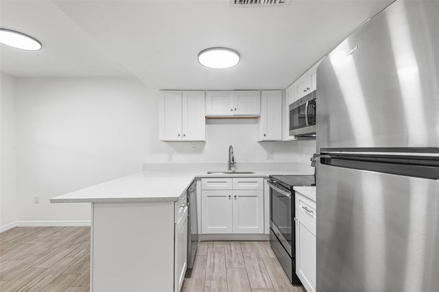 555 62ND STREET S 103, St Petersburg, FL 33707