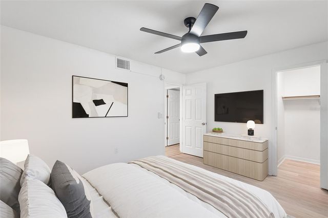 555 62ND STREET S 103, St Petersburg, FL 33707