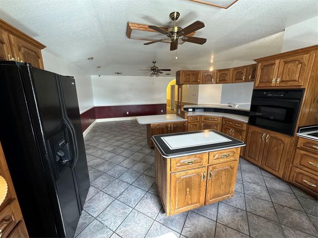 7401 Briar Road, Azle, TX 76020