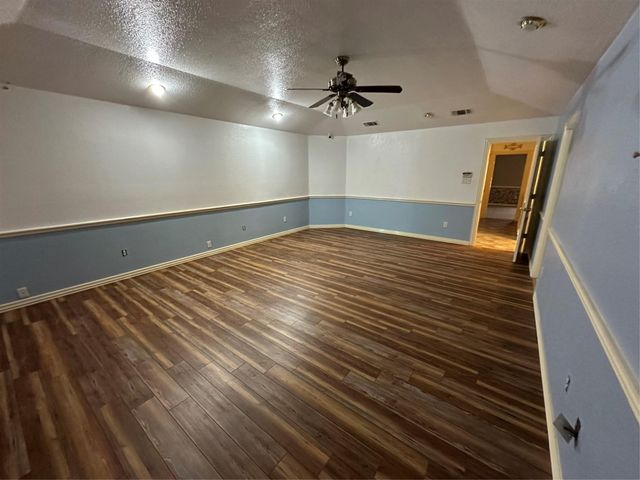 7401 Briar Road, Azle, TX 76020