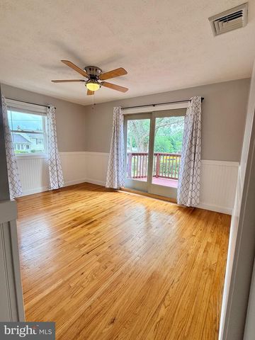 30 URSINUS AVE, Trappe, PA 19426