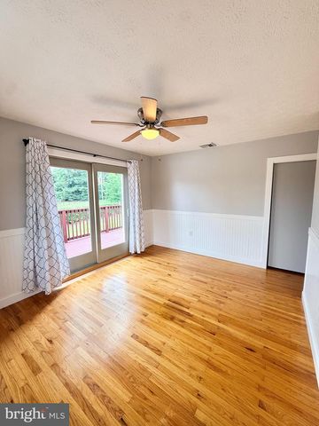 30 URSINUS AVE, Trappe, PA 19426