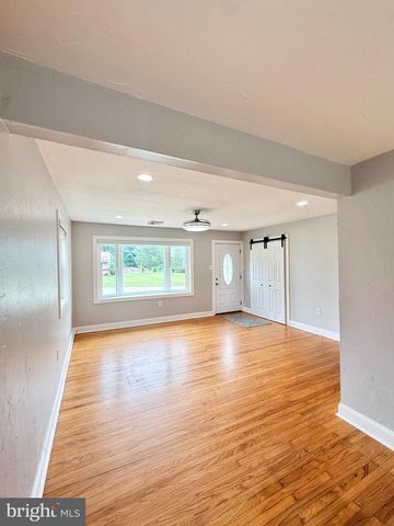 30 URSINUS AVE, Trappe, PA 19426