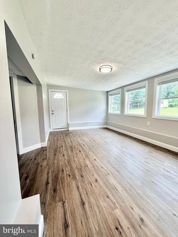 30 URSINUS AVE, Trappe, PA 19426