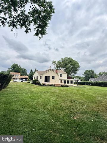 30 URSINUS AVE, Trappe, PA 19426