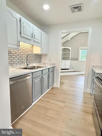 30 URSINUS AVE, Trappe, PA 19426