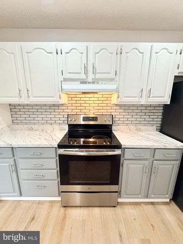 30 URSINUS AVE, Trappe, PA 19426
