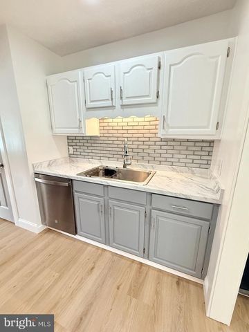 30 URSINUS AVE, Trappe, PA 19426