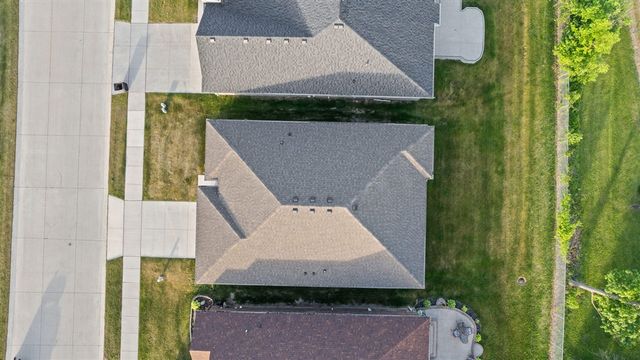 15300 Eton Pointe Drive, Clinton Township, MI 48035