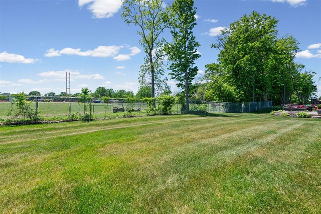15300 Eton Pointe Drive, Clinton Township, MI 48035