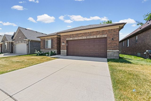 15300 Eton Pointe Drive, Clinton Township, MI 48035