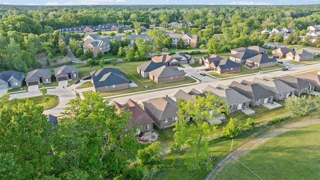 15300 Eton Pointe Drive, Clinton Township, MI 48035