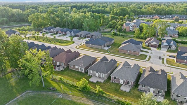 15300 Eton Pointe Drive, Clinton Township, MI 48035