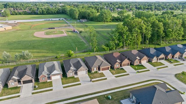 15300 Eton Pointe Drive, Clinton Township, MI 48035