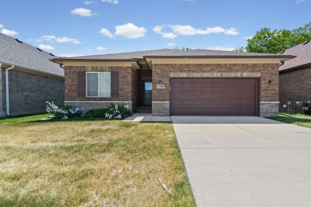 15300 Eton Pointe Drive, Clinton Township, MI 48035