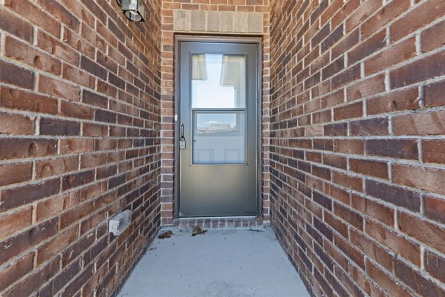 15300 Eton Pointe Drive, Clinton Township, MI 48035
