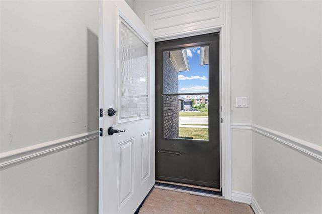 15300 Eton Pointe Drive, Clinton Township, MI 48035