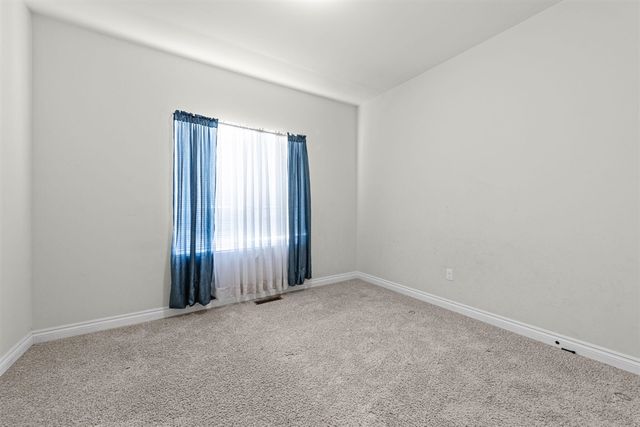 15300 Eton Pointe Drive, Clinton Township, MI 48035