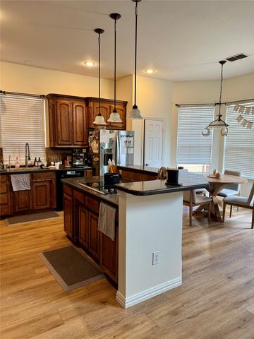 803 Kodiak Circle, Euless, TX 76039