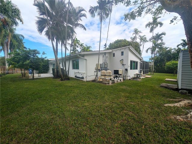 10460 SW 110th St, Miami, FL 33176