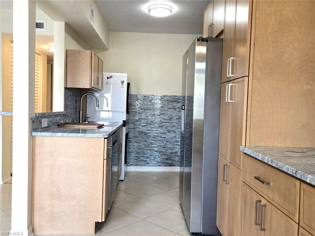 4625 Bayshore DR D1, NAPLES, FL 34112 — photo 3