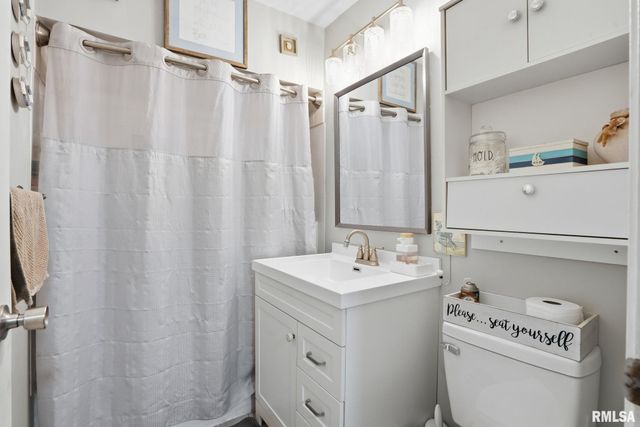 6145 FAIR Avenue, Davenport, IA 52806