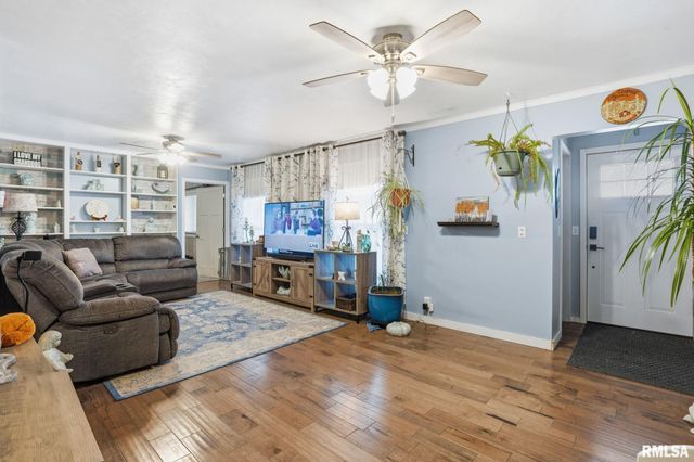 6145 FAIR Avenue, Davenport, IA 52806